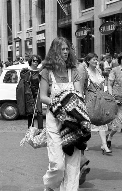 Scène de rue. Paris, 1980.