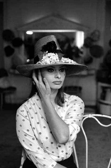 Fashion Icon Biography Sophia Loren