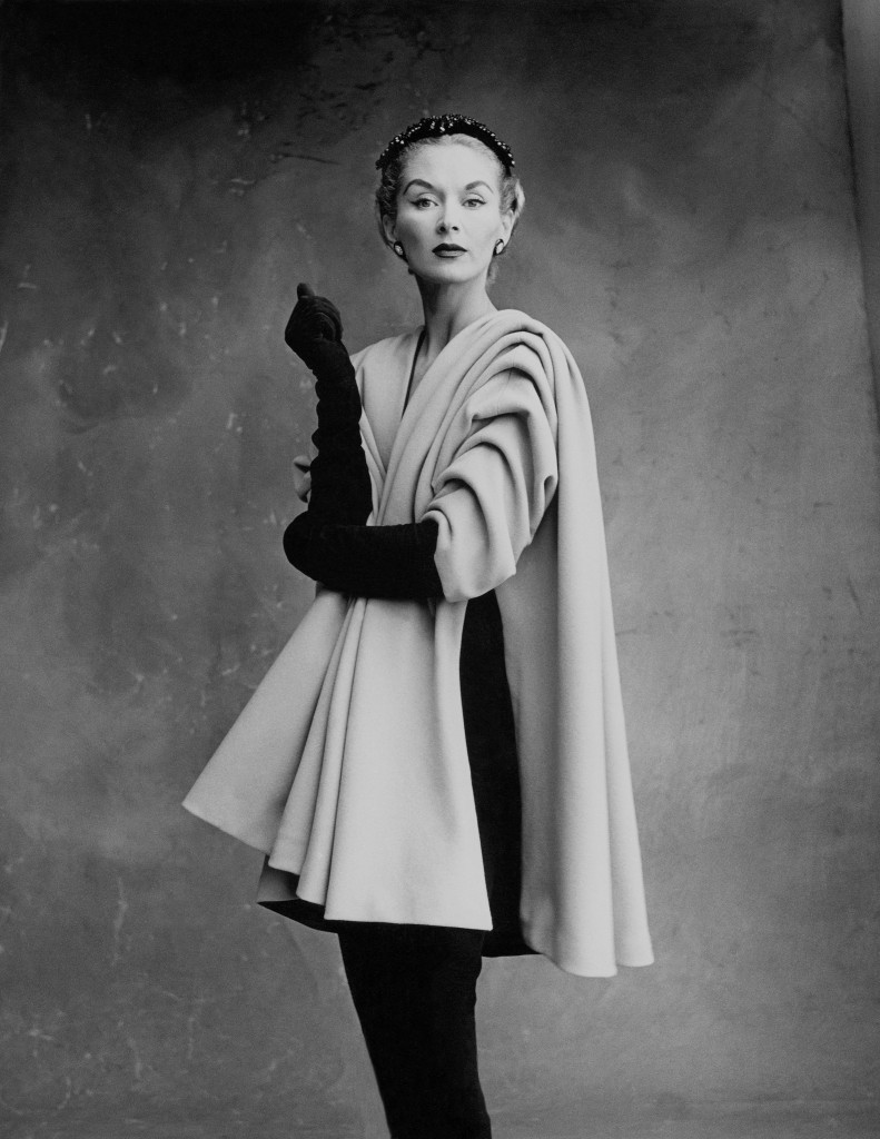 Lisa_Fonssagrives-Penn_wearing_coat_by_Crist+¦bal_Balenciaga_Paris_1950._Photograph_by_Irving_Penn__Cond+®_Nast_Irving_Penn_Foundation