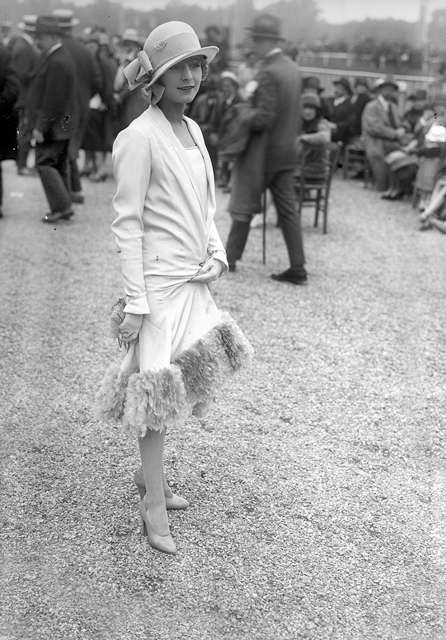 Fashion in the 1920s Mode aux courses