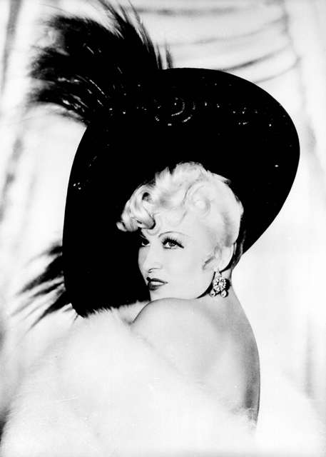 Fashion Icon Biography Mae West 