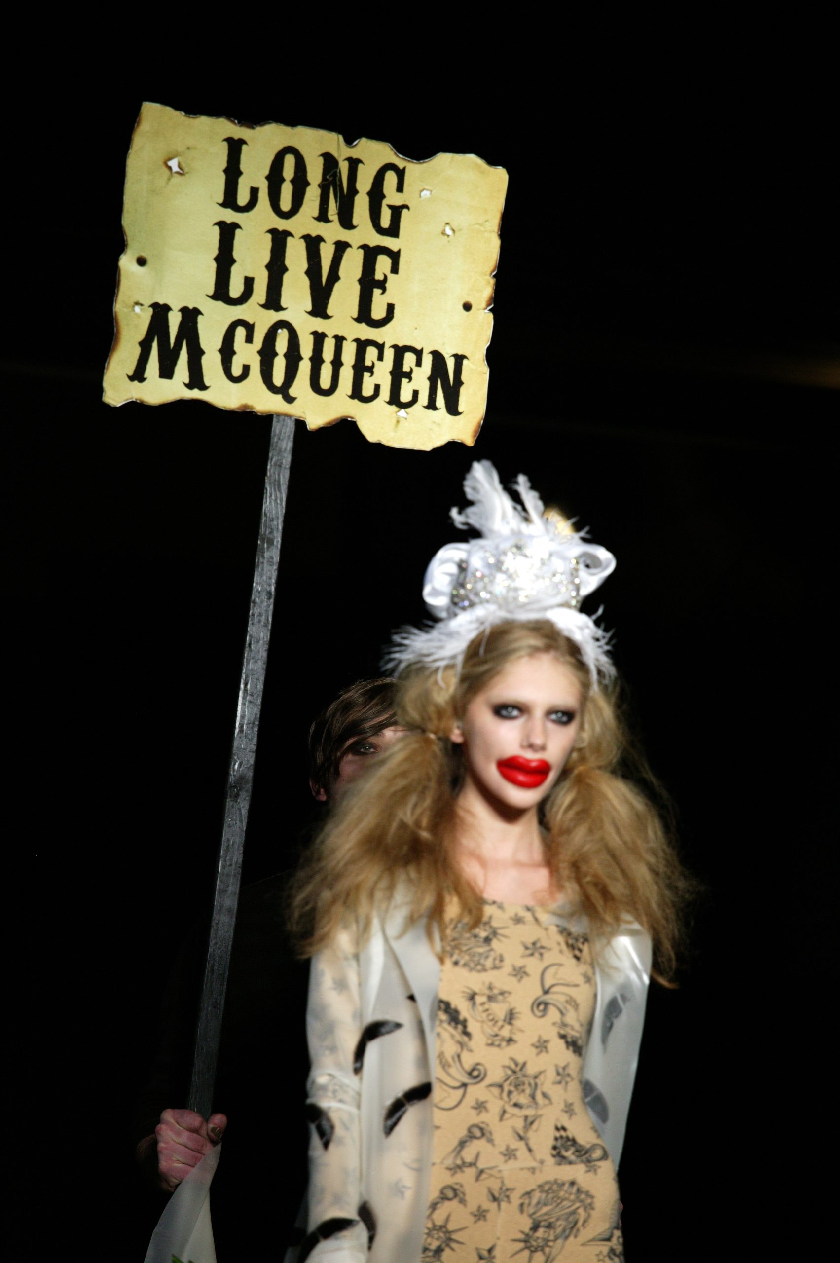 Alexander McQueen biography | Catwalk Yourself