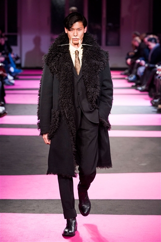 Yohji Yamamoto - Catwalk Yourself