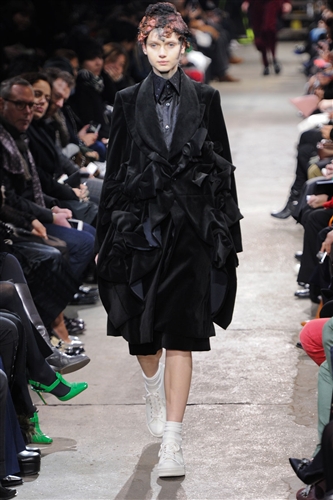 Comme des Garçons - Catwalk Yourself