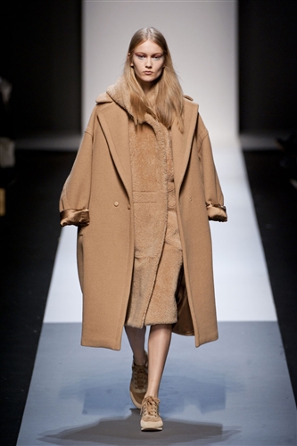 Max Mara - Catwalk Yourself