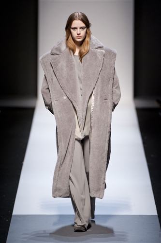 Max Mara - Catwalk Yourself