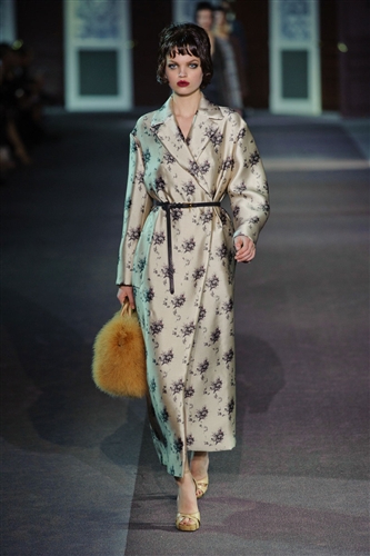 Louis Vuitton Catwalk - The Complete Fashion Collections Harcover – Decoco  Home