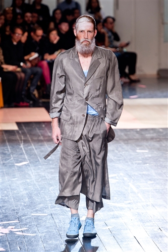 Yohji Yamamoto - Catwalk Yourself