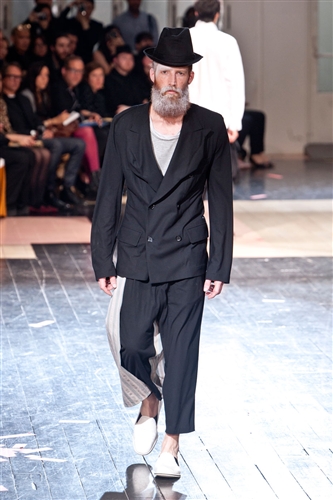 Yohji Yamamoto - Catwalk Yourself