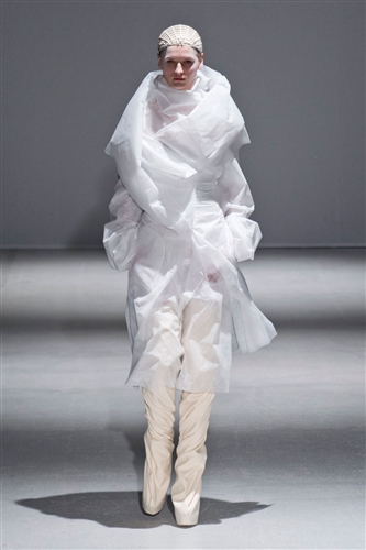 Gareth Pugh Autumn-Winter 2014 /2015 - Catwalk Yourself