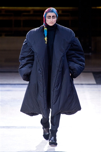 Yohji Yamamoto Autumn-Winter 2014 /2015 - Catwalk Yourself