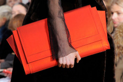 Trends_catwalk_yourself_AW13_bags_envelope_margiela