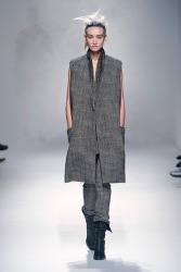 Trends_catwalk_yourself_AW13_grey_haider_ackermann_2