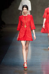 Trends_catwalk_yourself_AW13_scarlet_dolce_gabbana_1