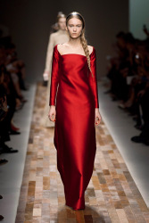 Trends_catwalk_yourself_AW13_scarlet_valentino