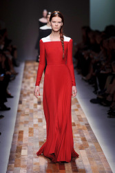 Trends_catwalk_yourself_AW13_scarlet_valentino_2