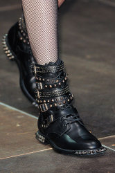 Trends_catwalkyourself_AW13_ankleboots_saintlaurent