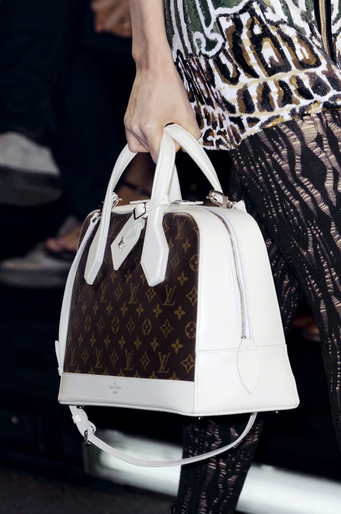 Vuitton bag S15 029