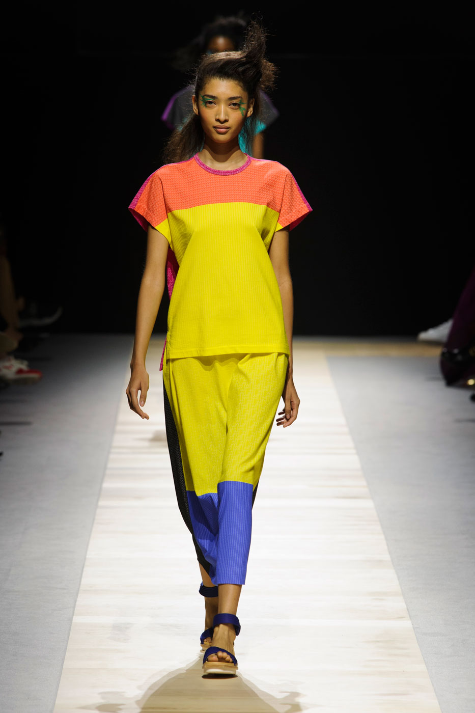 Issey Miyake Women Spring Summer 2016