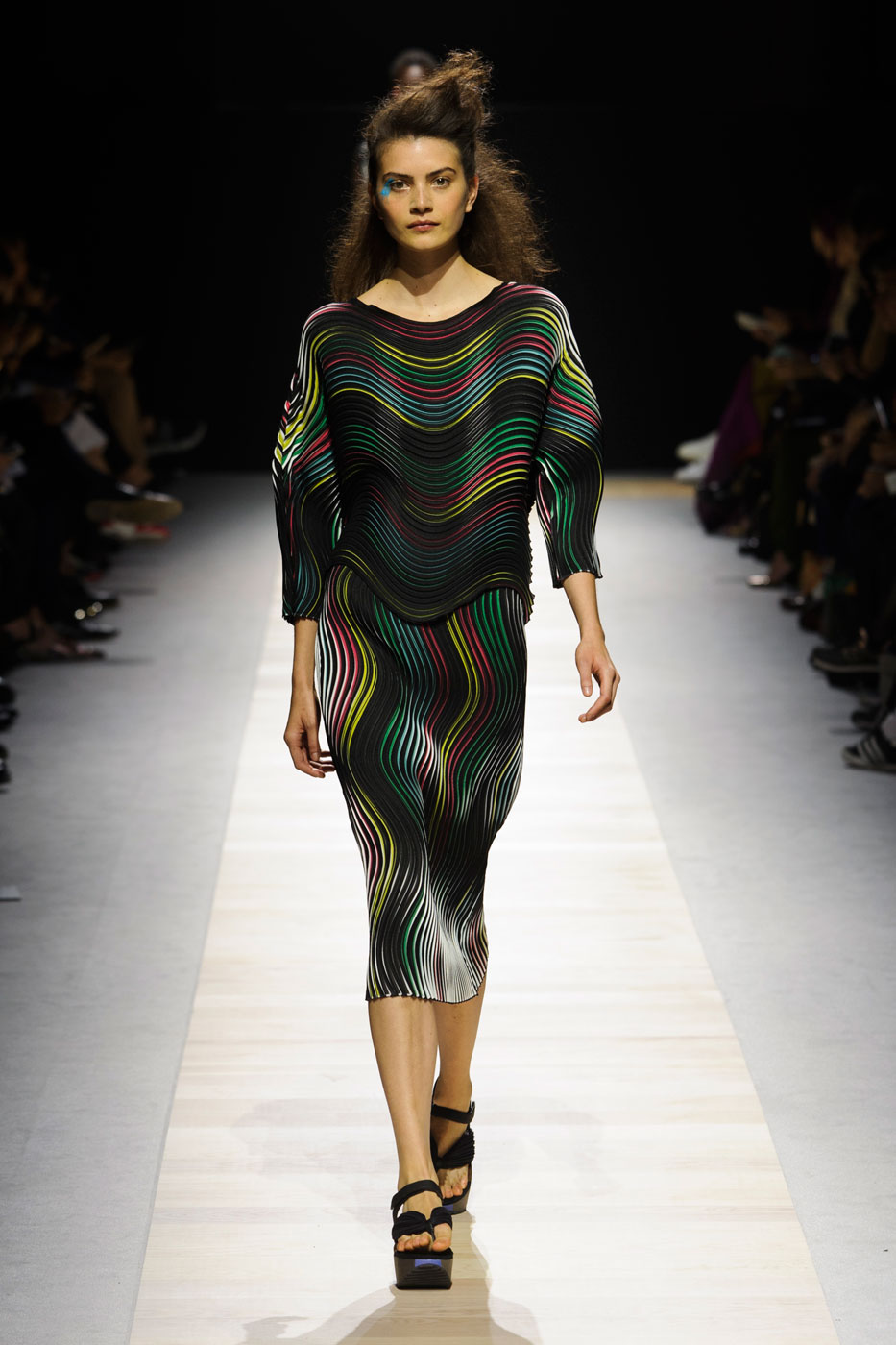 Issey Miyake Women Spring Summer 2016