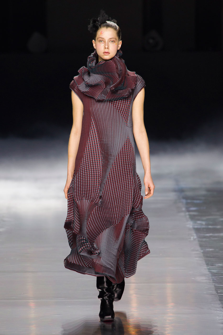 Issey Miyake Woman Autumn-Winter 2016