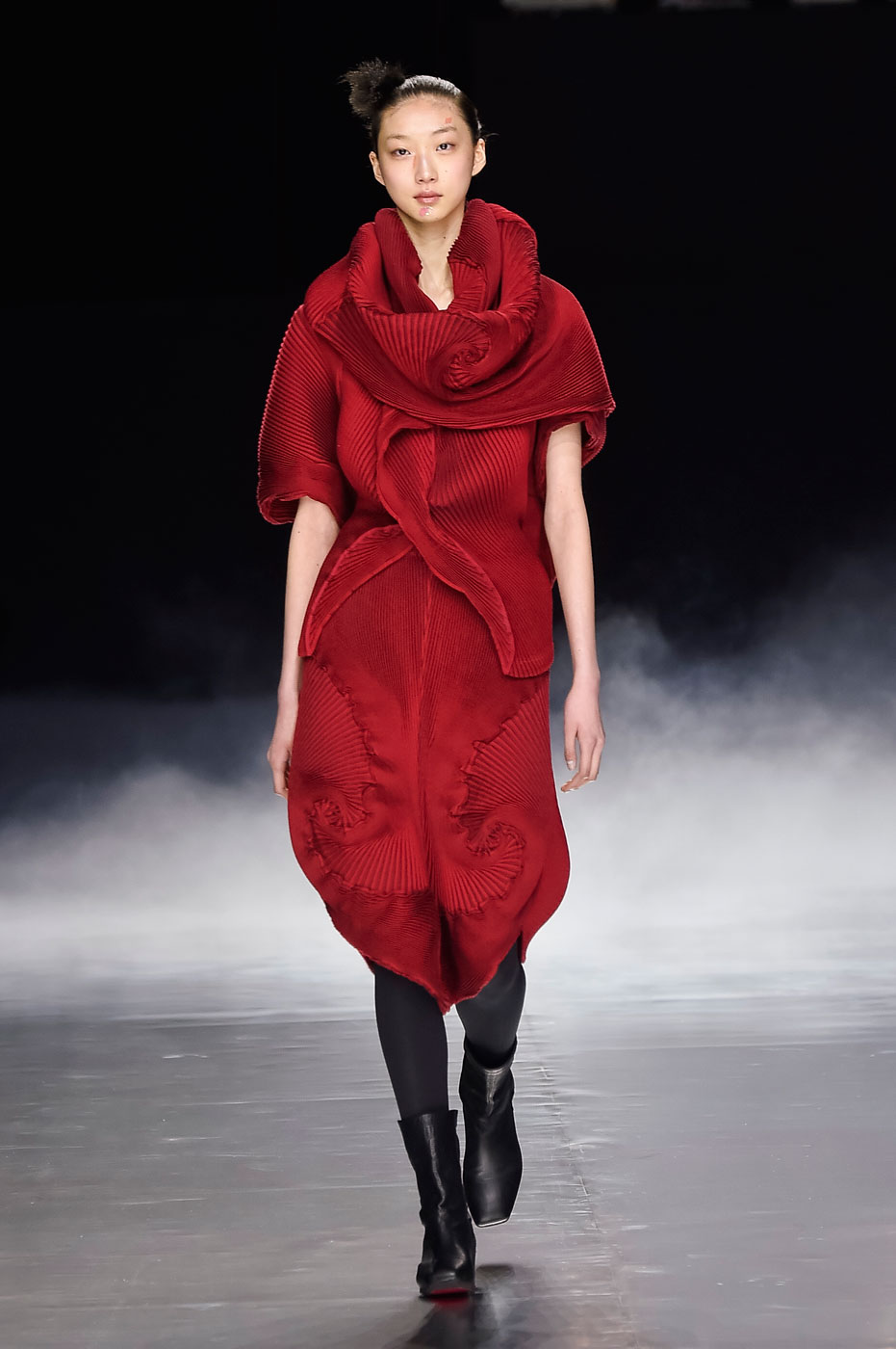 Issey Miyake Woman Autumn-Winter 2016