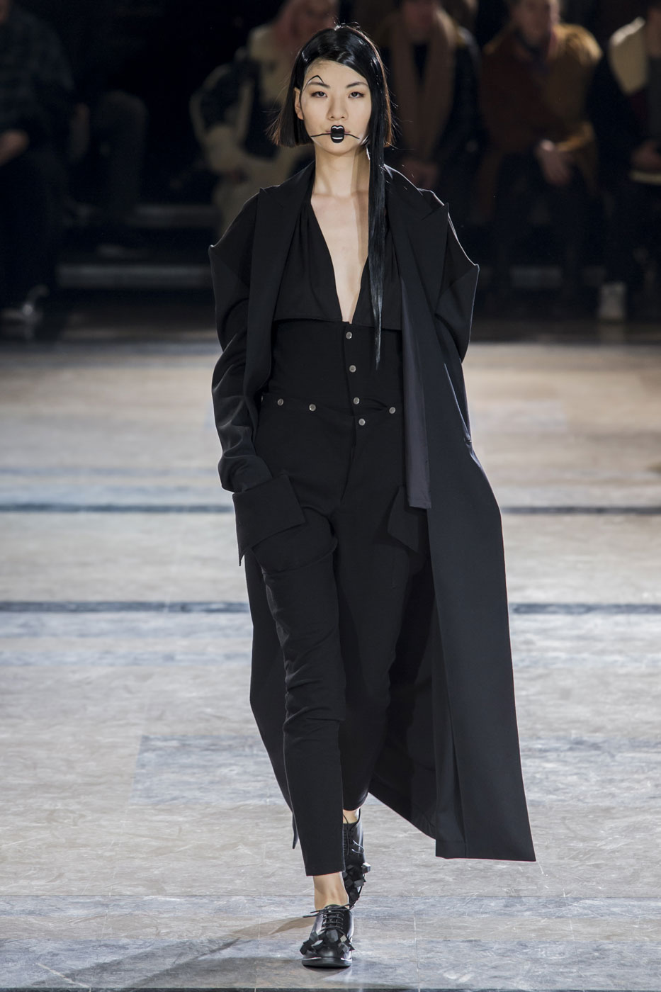 Yohji Yamamoto Woman Autumn-Winter 2016