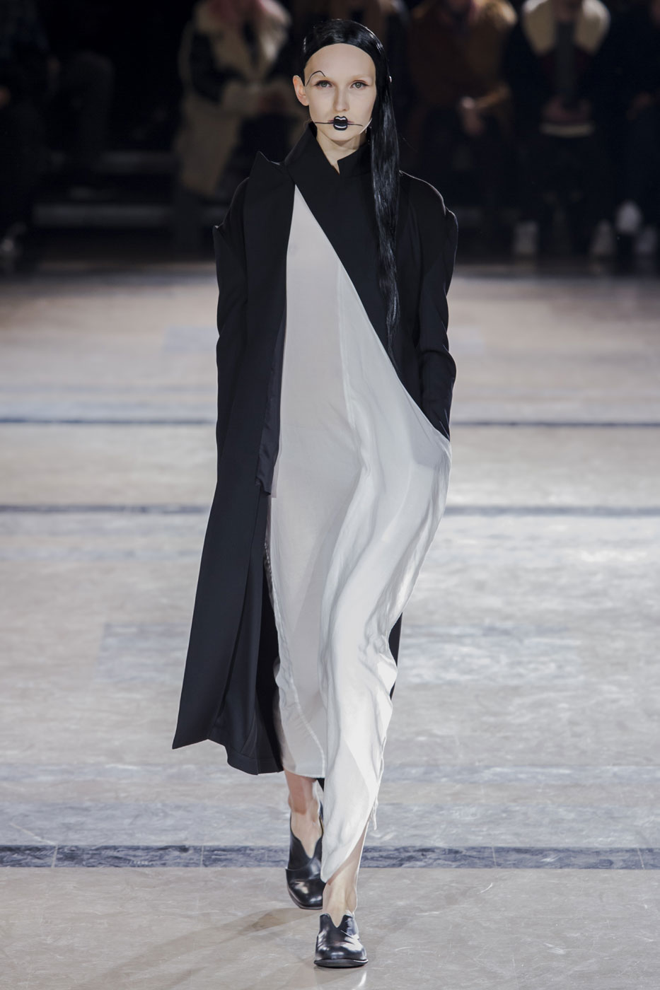 Yohji Yamamoto Woman Autumn-Winter 2016