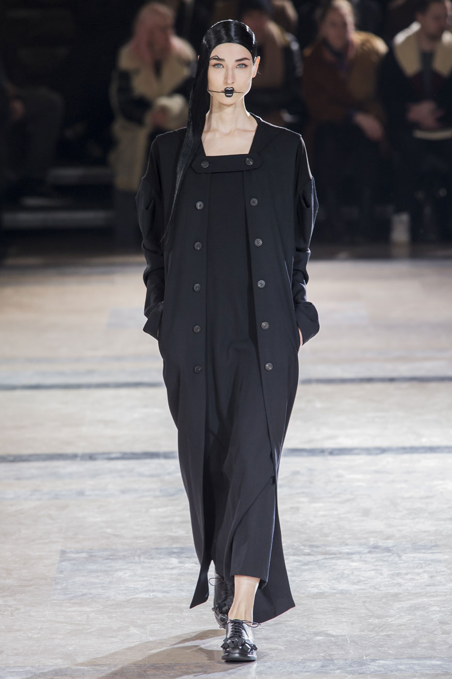 Yohji Yamamoto Woman Autumn-Winter 2016