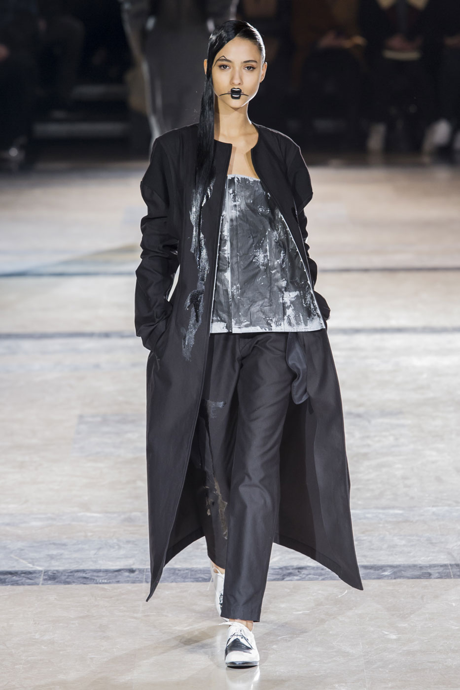 Yohji Yamamoto Woman Autumn-Winter 2016