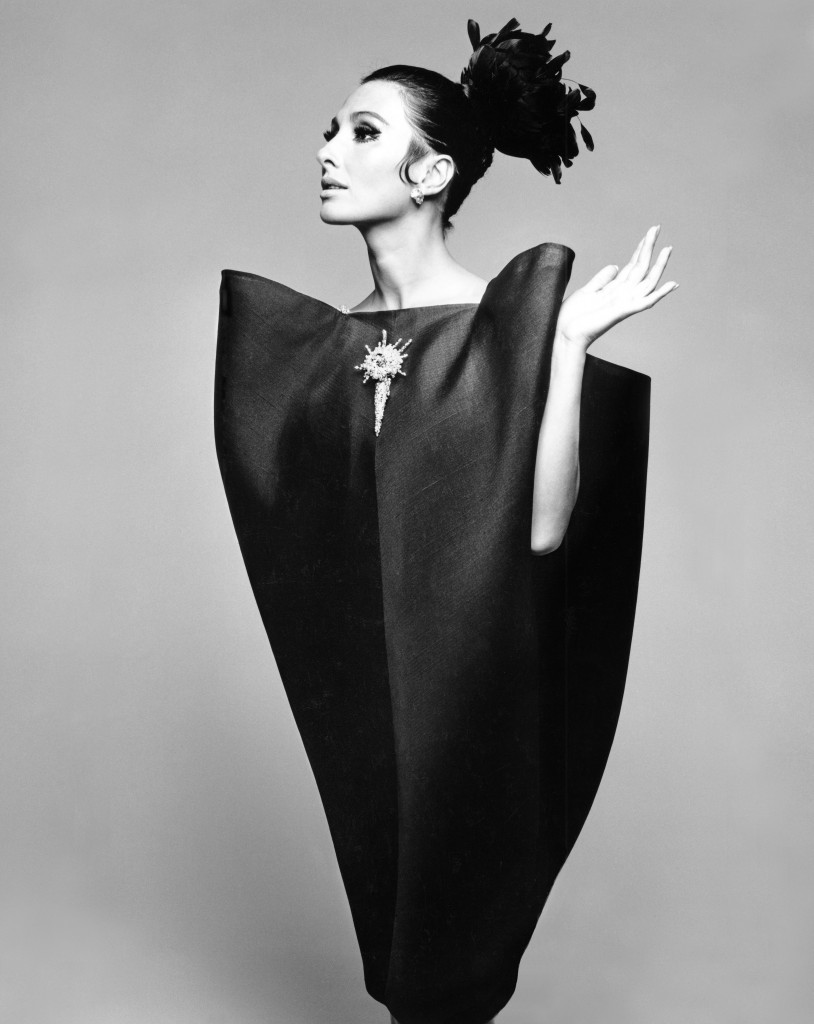 Alberta_Tiburzi_in_envelope_dress_by_Crist+¦bal_Balenciaga_Harpers_Bazaar_June_1967__Hiro_1967